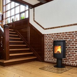 Piec wolnostojący żeliwny MORSØ 6148 na nodze. Zdjęcia 2