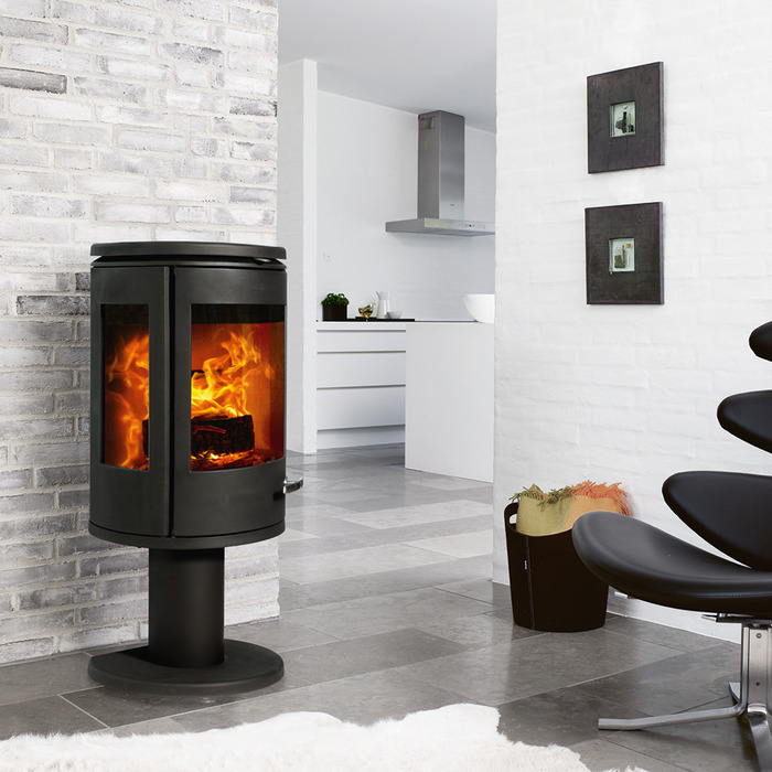 Cast Iron 3-Sided Stove MORSØ 7948 on Leg (Pedestal). Photo 2
