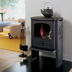 Cast Iron Stove MORSØ 3142 on Cooking Plate Legs with Cooking Plate. Photo 4