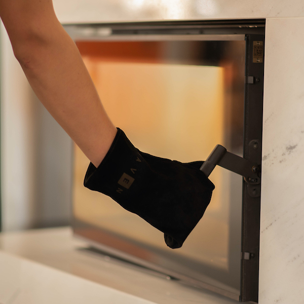 Steel fireplace doors: guillotine or side opening?